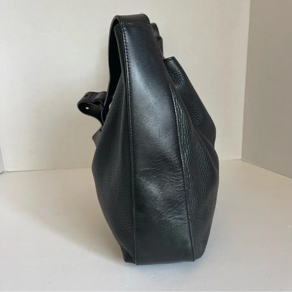 Field Manor Black Shoulder Leather Bag . - Picture 5 of 8
